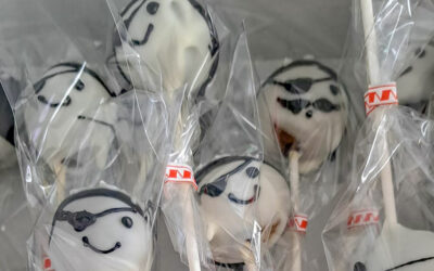 Tolle „Piraten Cake-Pops“ von Miss Cupcake Berlin für unseren Segelausflug